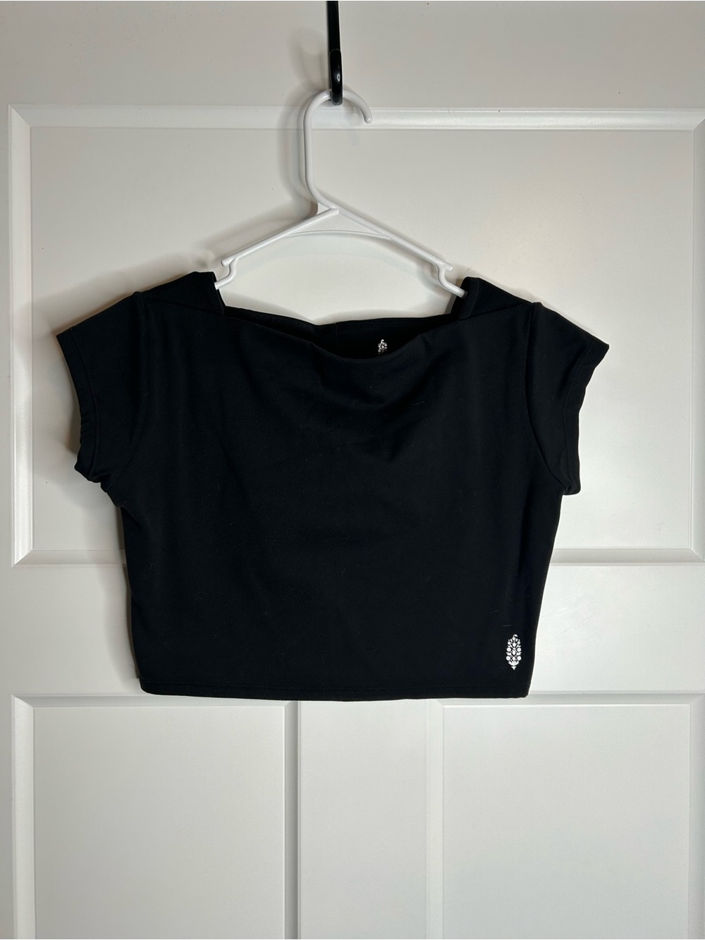 Free People Movement Women’s Medium Short Sleeve Crop Top Black 4408